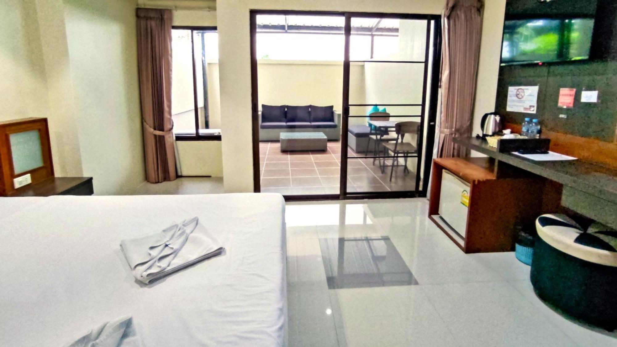 Lucky Buako Hotel Patong Eksteriør bilde