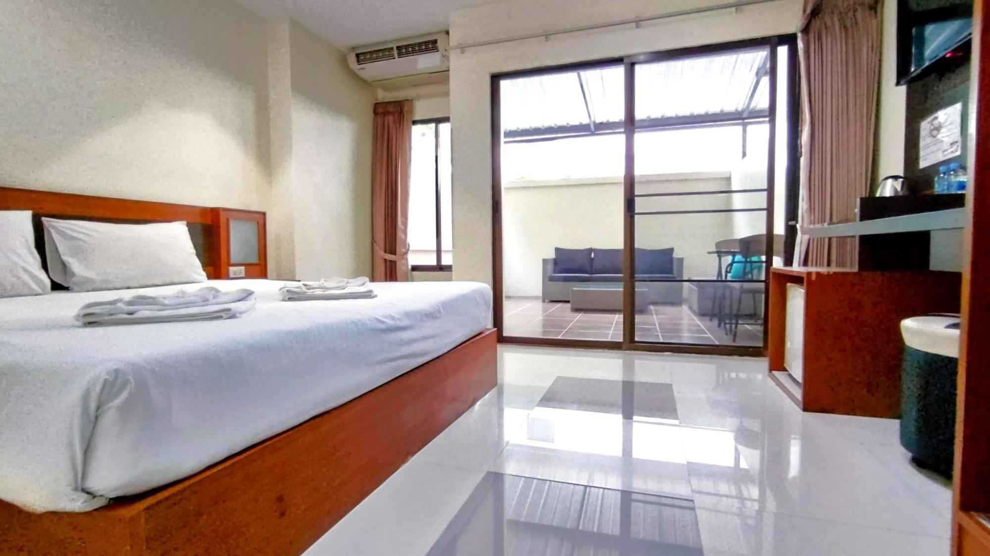 Lucky Buako Hotel Patong Eksteriør bilde