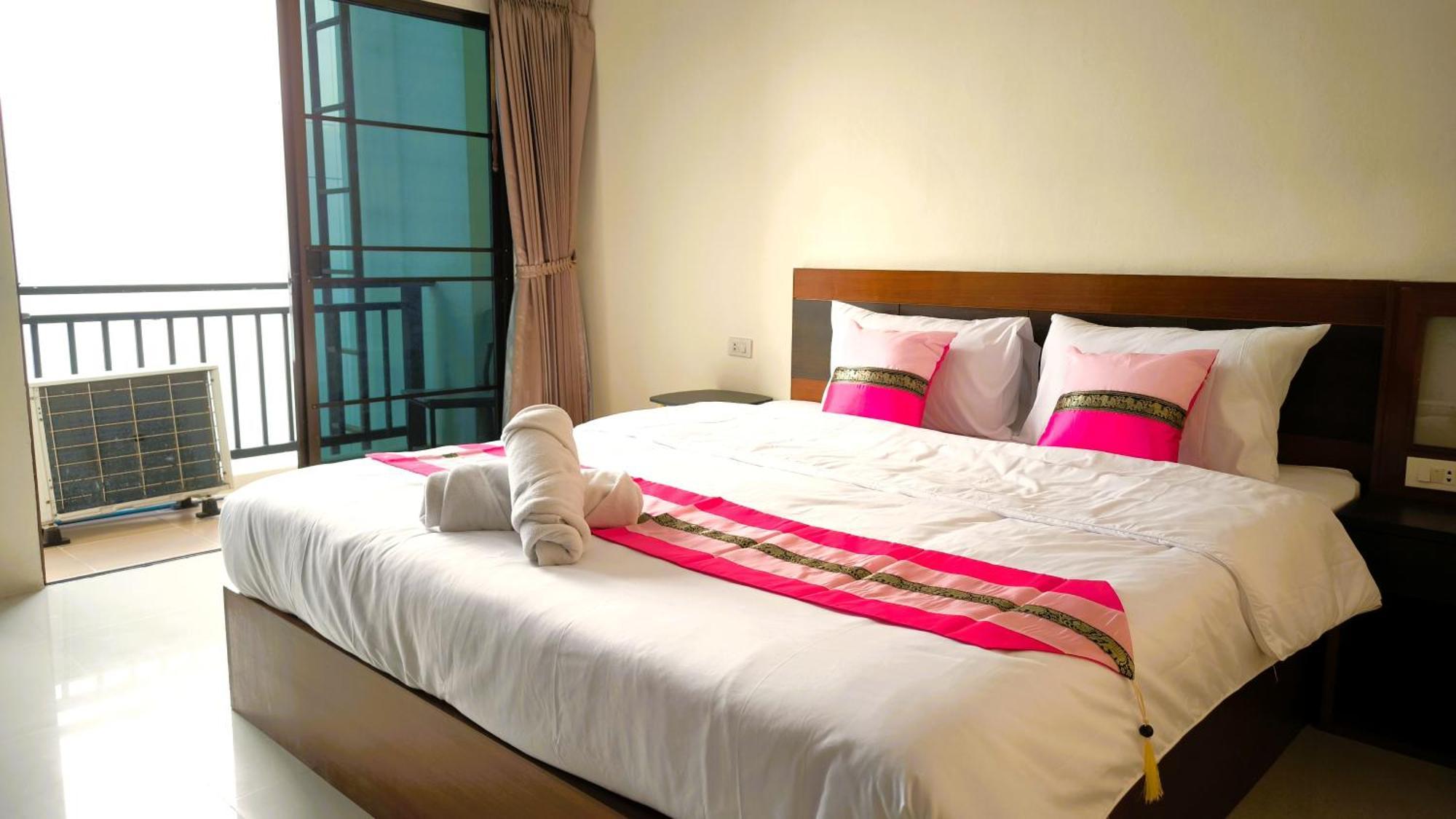 Lucky Buako Hotel Patong Eksteriør bilde
