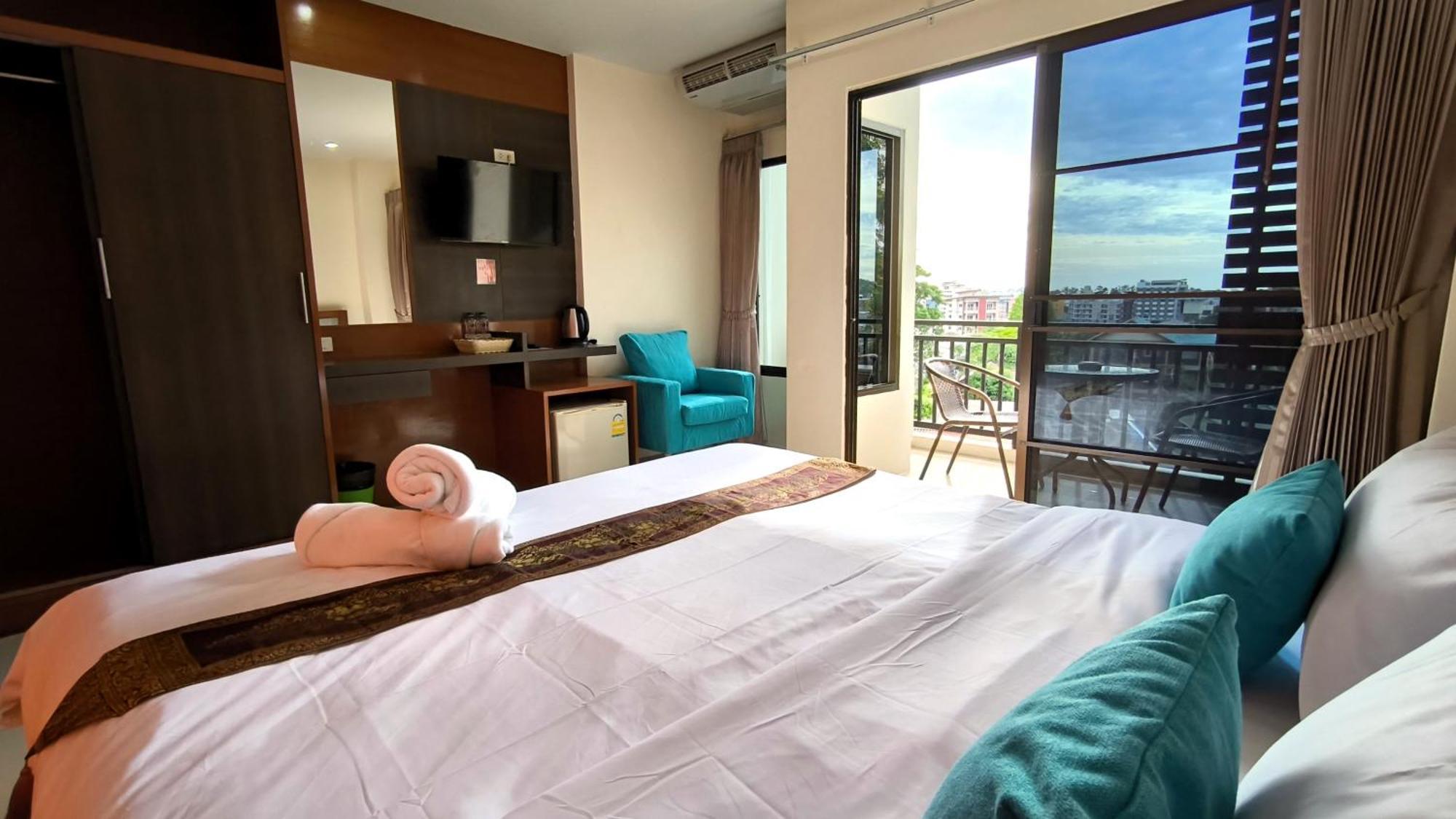 Lucky Buako Hotel Patong Eksteriør bilde
