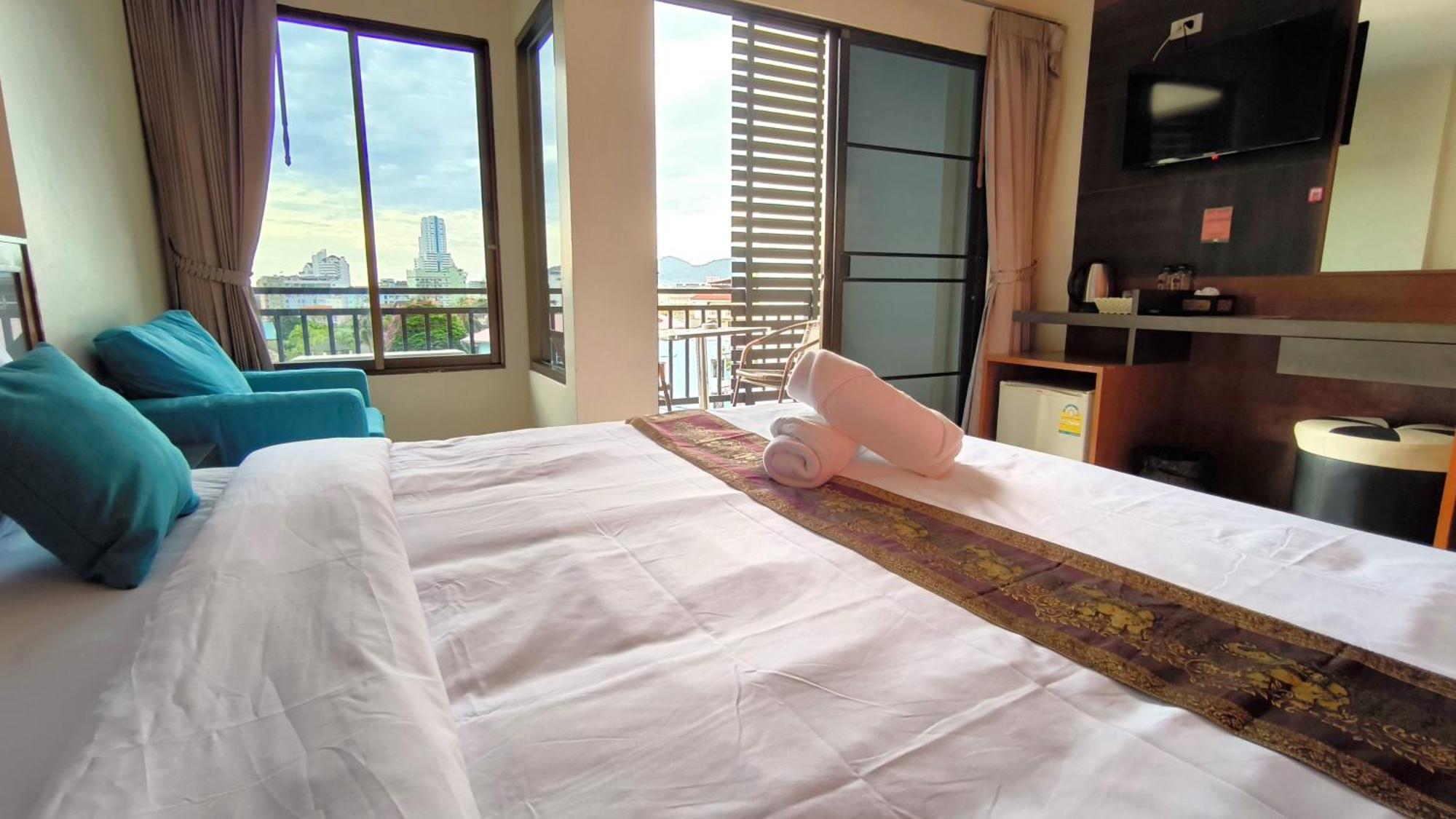 Lucky Buako Hotel Patong Eksteriør bilde