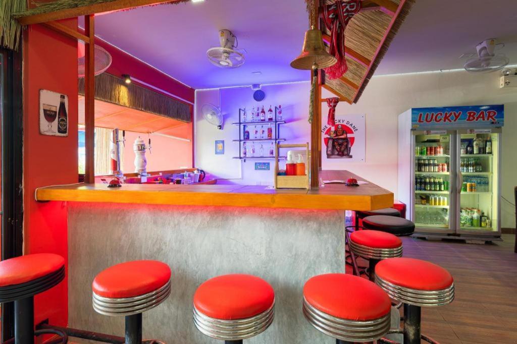 Lucky Buako Hotel Patong Eksteriør bilde
